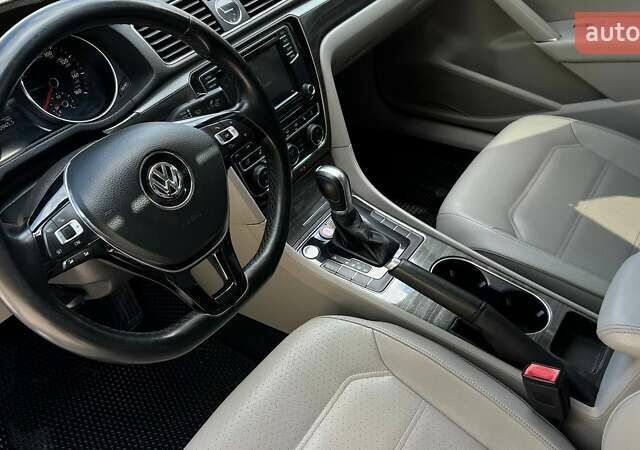 Сірий Фольксваген Пассат, об'ємом двигуна 1.8 л та пробігом 201 тис. км за 12500 $, фото 22 на Automoto.ua