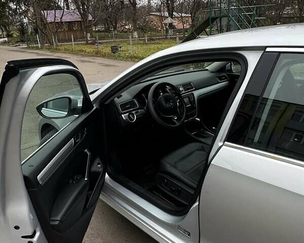 Серый Фольксваген Пассат, объемом двигателя 1.8 л и пробегом 190 тыс. км за 16000 $, фото 18 на Automoto.ua