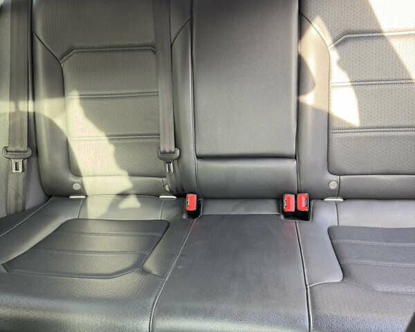 Серый Фольксваген Пассат, объемом двигателя 1.8 л и пробегом 157 тыс. км за 14800 $, фото 25 на Automoto.ua