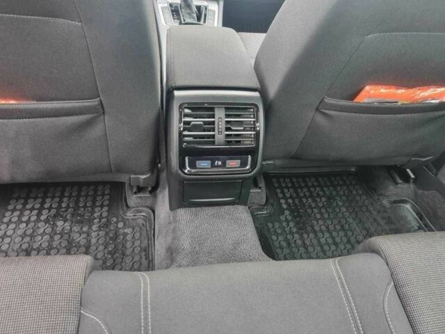 Серый Фольксваген Пассат, объемом двигателя 1.8 л и пробегом 159 тыс. км за 6900 $, фото 13 на Automoto.ua