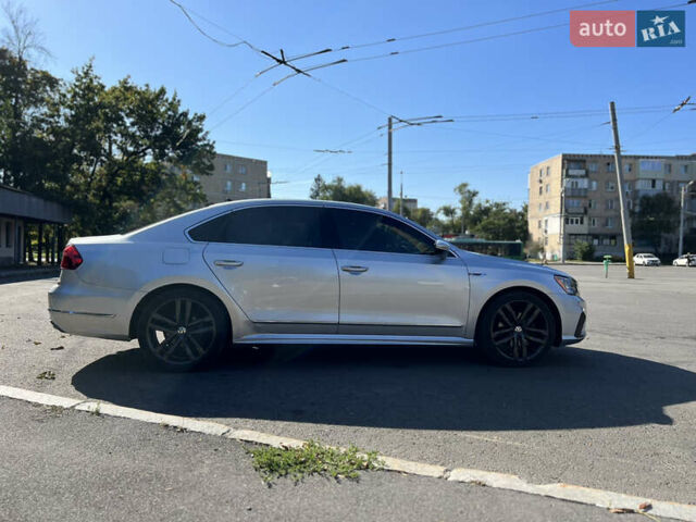 Серый Фольксваген Пассат, объемом двигателя 1.8 л и пробегом 157 тыс. км за 14800 $, фото 4 на Automoto.ua