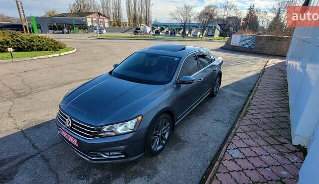 Сірий Фольксваген Пассат, об'ємом двигуна 1.8 л та пробігом 163 тис. км за 15500 $, фото 1 на Automoto.ua