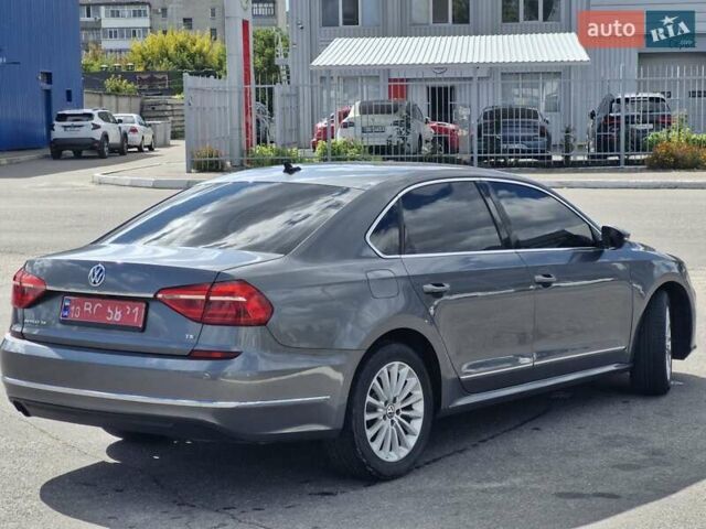 Фольксваген Пассат 2016 в Кременчуге на Automoto.ua Серый Фольксваген Пассат, объемом двигателя 1.8 л и пробегом 176 тыс. км за 12800 $, фото 6 на Automoto.ua