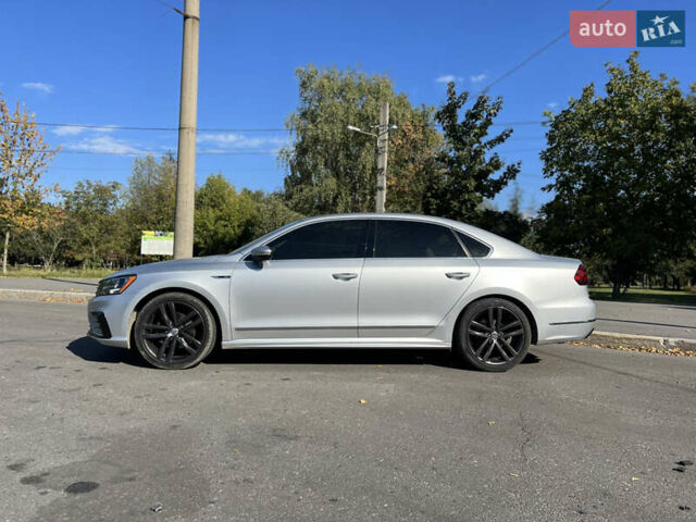 Серый Фольксваген Пассат, объемом двигателя 1.8 л и пробегом 157 тыс. км за 14800 $, фото 2 на Automoto.ua