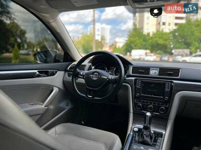 Сірий Фольксваген Пассат, об'ємом двигуна 1.8 л та пробігом 201 тис. км за 12500 $, фото 25 на Automoto.ua