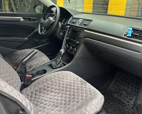 Серый Фольксваген Пассат, объемом двигателя 1.8 л и пробегом 112 тыс. км за 16800 $, фото 10 на Automoto.ua