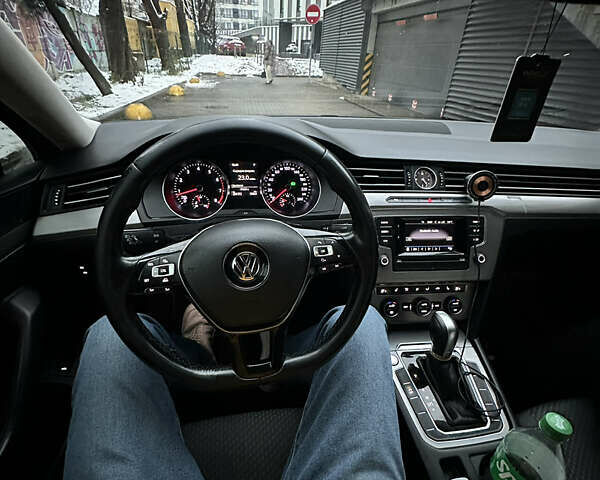 Серый Фольксваген Пассат, объемом двигателя 1.4 л и пробегом 276 тыс. км за 14000 $, фото 23 на Automoto.ua