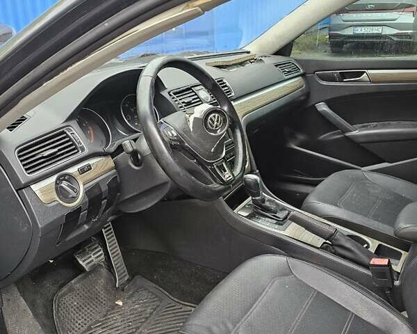 Сірий Фольксваген Пассат, об'ємом двигуна 1.8 л та пробігом 170 тис. км за 4000 $, фото 12 на Automoto.ua