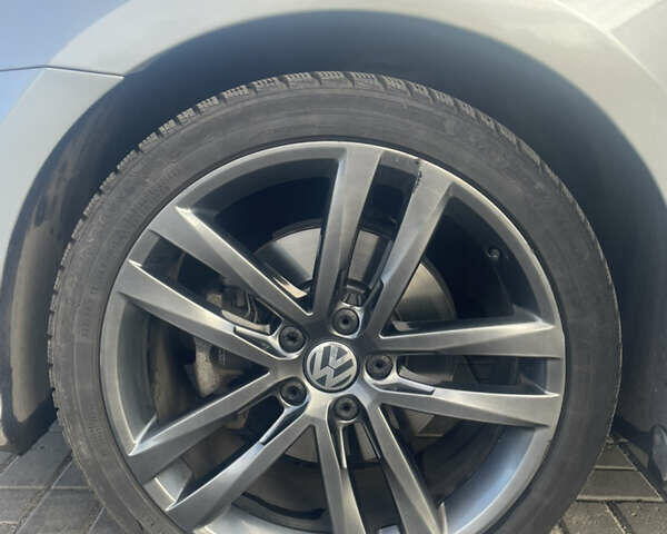 Серый Фольксваген Пассат, объемом двигателя 1.8 л и пробегом 240 тыс. км за 11500 $, фото 2 на Automoto.ua