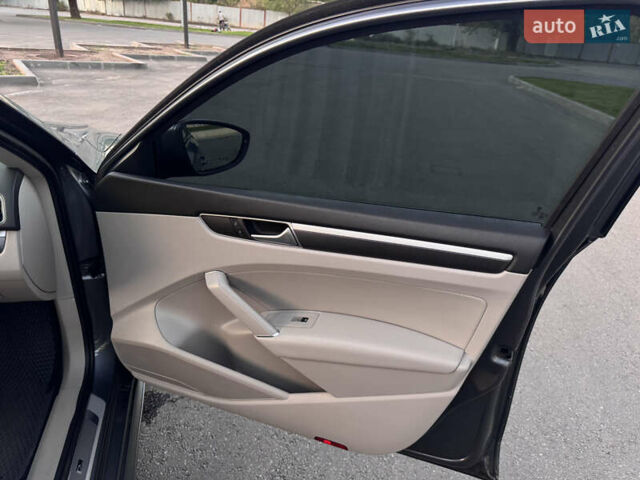 Серый Фольксваген Пассат, объемом двигателя 1.8 л и пробегом 118 тыс. км за 12899 $, фото 19 на Automoto.ua