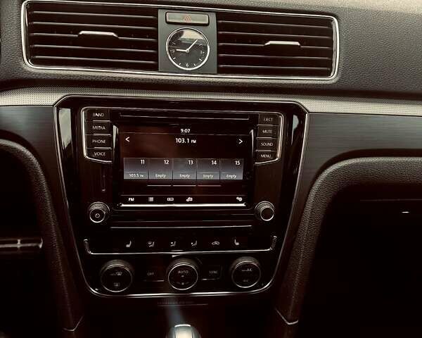 Сірий Фольксваген Пассат, об'ємом двигуна 1.8 л та пробігом 171 тис. км за 13700 $, фото 4 на Automoto.ua