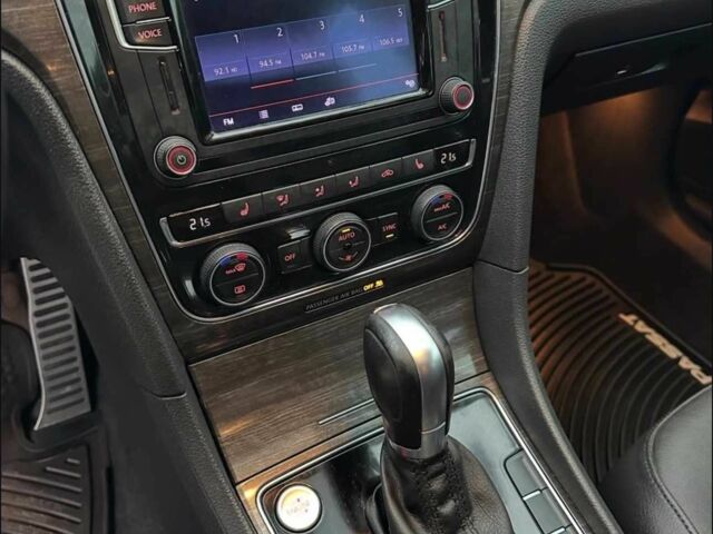 Серый Фольксваген Пассат, объемом двигателя 1.8 л и пробегом 145 тыс. км за 15350 $, фото 5 на Automoto.ua