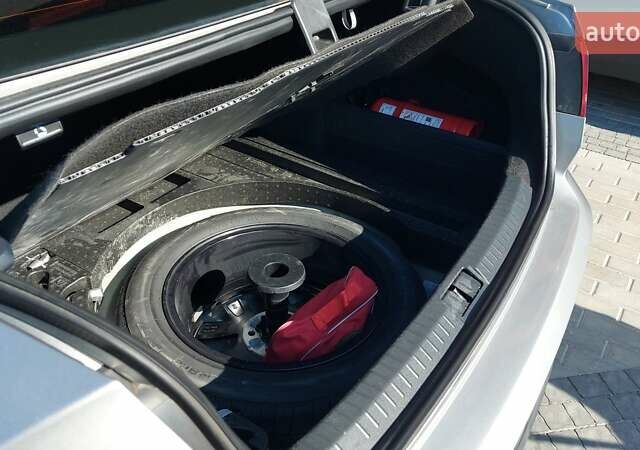 Серый Фольксваген Пассат, объемом двигателя 1.6 л и пробегом 297 тыс. км за 15000 $, фото 54 на Automoto.ua