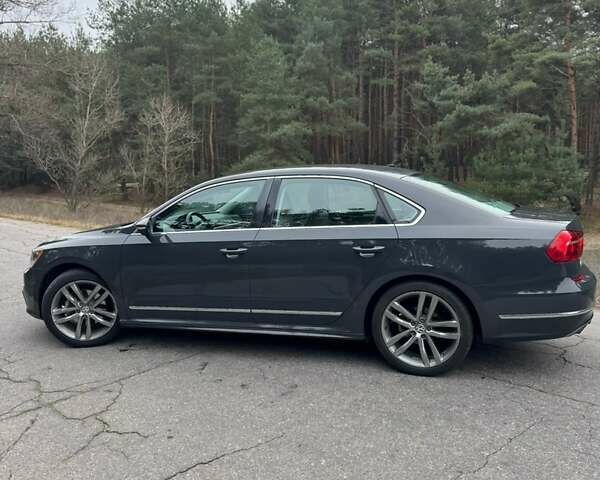 Серый Фольксваген Пассат, объемом двигателя 1.8 л и пробегом 164 тыс. км за 13000 $, фото 3 на Automoto.ua