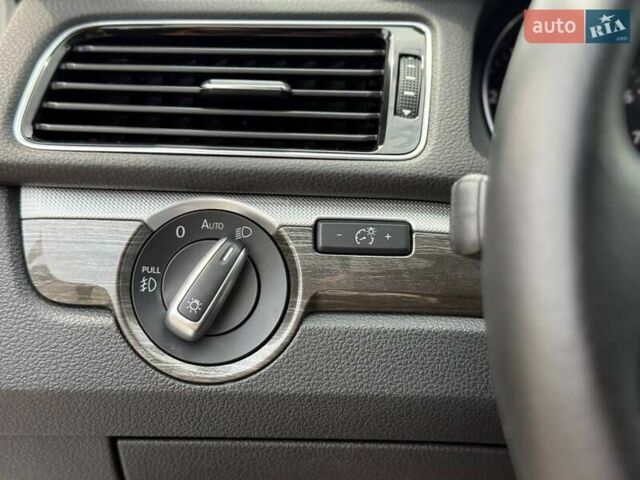 Серый Фольксваген Пассат, объемом двигателя 1.78 л и пробегом 177 тыс. км за 12400 $, фото 23 на Automoto.ua