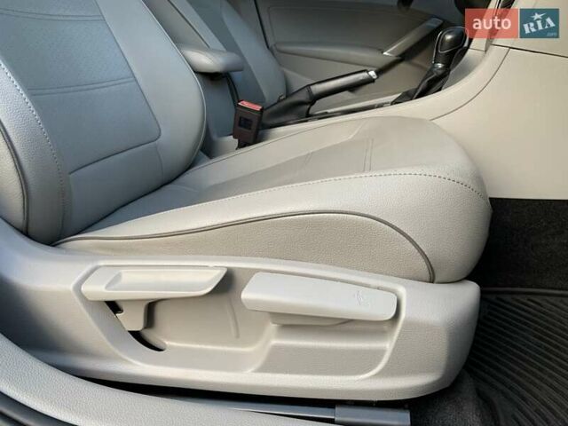 Сірий Фольксваген Пассат, об'ємом двигуна 2 л та пробігом 155 тис. км за 15500 $, фото 35 на Automoto.ua