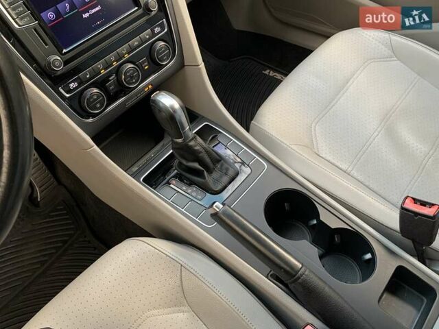 Серый Фольксваген Пассат, объемом двигателя 2 л и пробегом 155 тыс. км за 14999 $, фото 29 на Automoto.ua