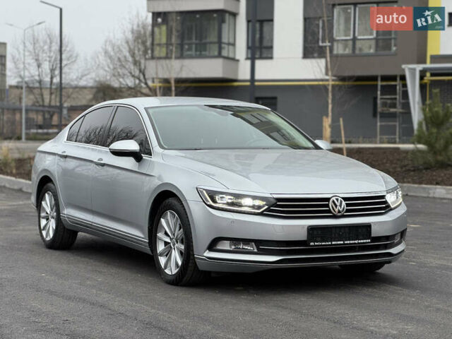 Серый Фольксваген Пассат, объемом двигателя 1.97 л и пробегом 225 тыс. км за 18750 $, фото 64 на Automoto.ua