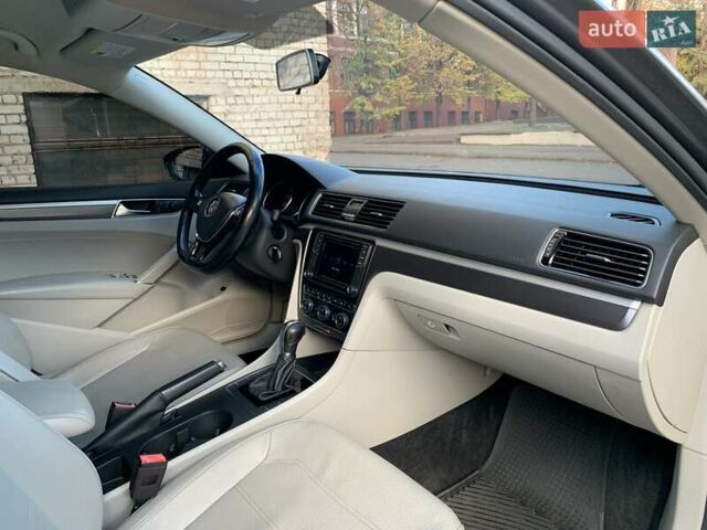 Серый Фольксваген Пассат, объемом двигателя 2 л и пробегом 155 тыс. км за 14999 $, фото 32 на Automoto.ua