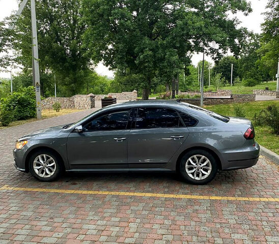 Серый Фольксваген Пассат, объемом двигателя 1.8 л и пробегом 96 тыс. км за 12200 $, фото 3 на Automoto.ua