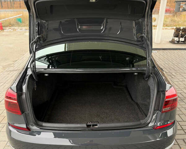 Сірий Фольксваген Пассат, об'ємом двигуна 1.8 л та пробігом 176 тис. км за 11799 $, фото 33 на Automoto.ua