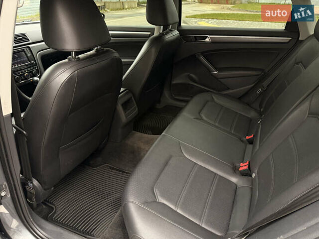 Серый Фольксваген Пассат, объемом двигателя 1.8 л и пробегом 128 тыс. км за 13800 $, фото 12 на Automoto.ua