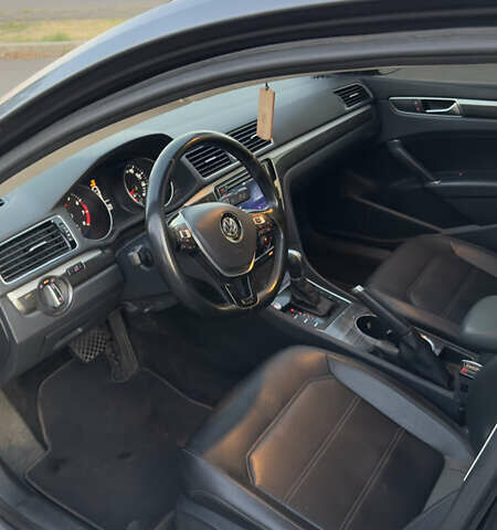 Сірий Фольксваген Пассат, об'ємом двигуна 1.8 л та пробігом 132 тис. км за 14000 $, фото 2 на Automoto.ua