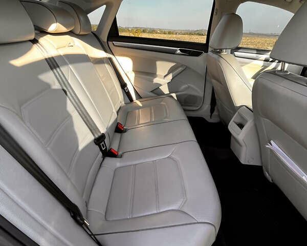 Серый Фольксваген Пассат, объемом двигателя 2 л и пробегом 139 тыс. км за 14500 $, фото 17 на Automoto.ua