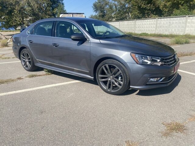 Сірий Фольксваген Пассат, об'ємом двигуна 1.8 л та пробігом 230 тис. км за 11900 $, фото 2 на Automoto.ua