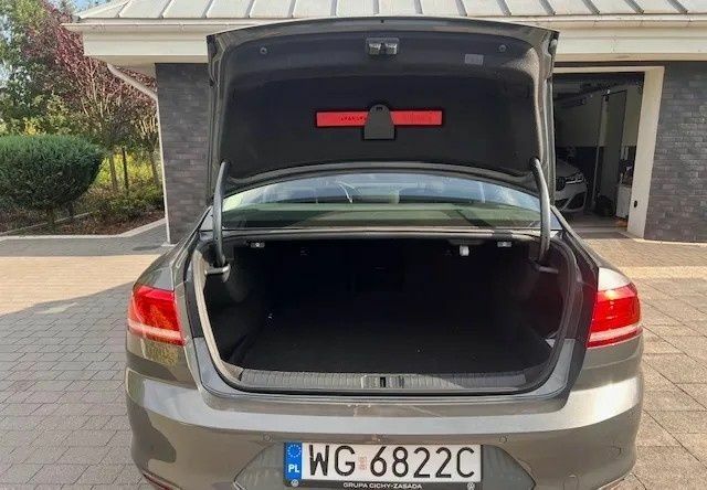 Серый Фольксваген Пассат, объемом двигателя 1.8 л и пробегом 124 тыс. км за 10200 $, фото 6 на Automoto.ua