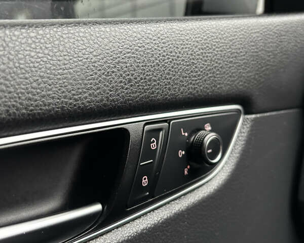 Сірий Фольксваген Пассат, об'ємом двигуна 1.8 л та пробігом 208 тис. км за 11800 $, фото 17 на Automoto.ua