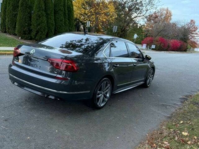 Серый Фольксваген Пассат, объемом двигателя 1.8 л и пробегом 63 тыс. км за 7800 $, фото 4 на Automoto.ua