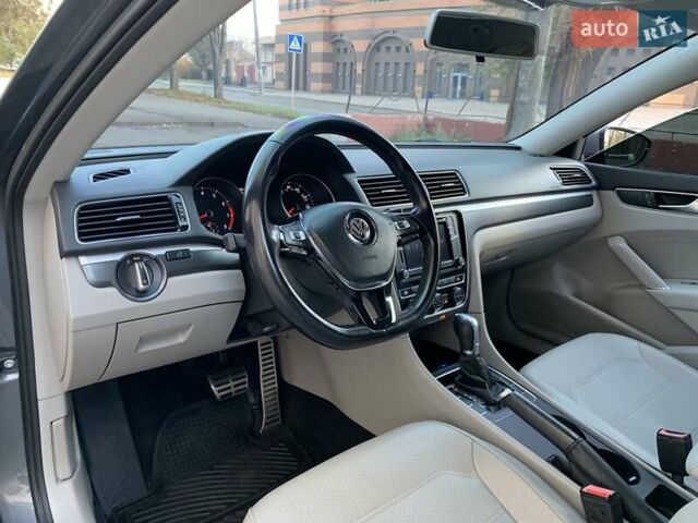Сірий Фольксваген Пассат, об'ємом двигуна 2 л та пробігом 155 тис. км за 15500 $, фото 23 на Automoto.ua