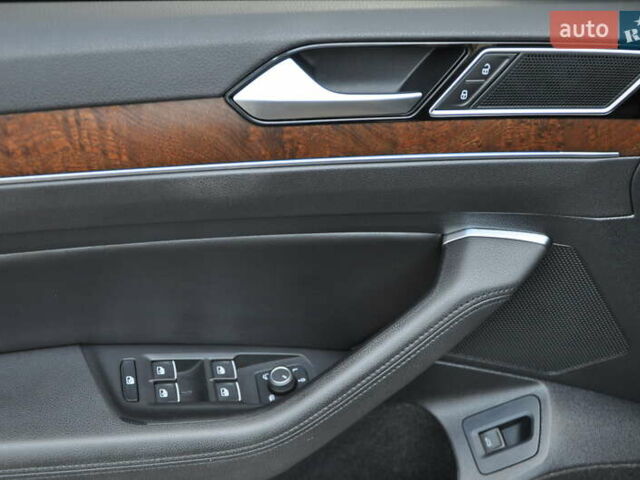 Серый Фольксваген Пассат, объемом двигателя 1.97 л и пробегом 107 тыс. км за 24500 $, фото 25 на Automoto.ua