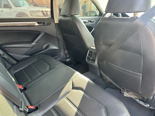 Сірий Фольксваген Пассат, об'ємом двигуна 1.8 л та пробігом 137 тис. км за 13999 $, фото 4 на Automoto.ua