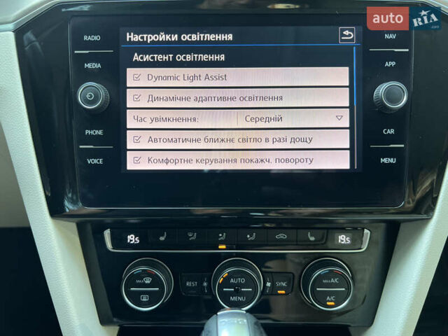Сірий Фольксваген Пассат, об'ємом двигуна 2 л та пробігом 177 тис. км за 19850 $, фото 95 на Automoto.ua