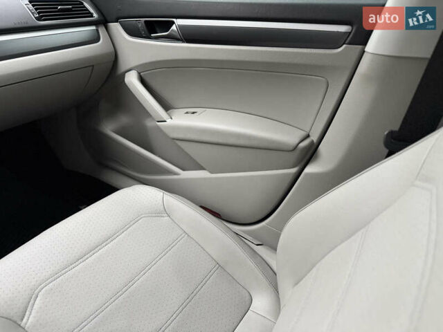 Серый Фольксваген Пассат, объемом двигателя 1.8 л и пробегом 189 тыс. км за 11800 $, фото 55 на Automoto.ua