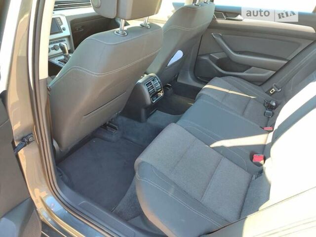 Серый Фольксваген Пассат, объемом двигателя 1.6 л и пробегом 260 тыс. км за 15100 $, фото 18 на Automoto.ua