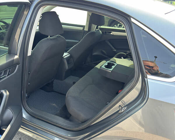 Серый Фольксваген Пассат, объемом двигателя 1.8 л и пробегом 149 тыс. км за 11900 $, фото 8 на Automoto.ua