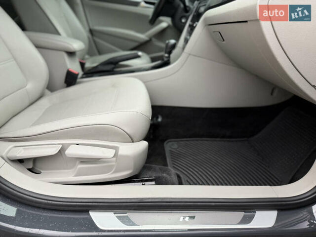 Серый Фольксваген Пассат, объемом двигателя 1.8 л и пробегом 189 тыс. км за 11800 $, фото 64 на Automoto.ua