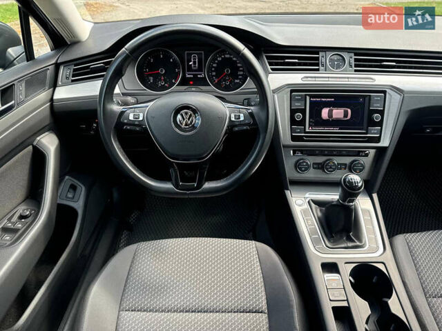 Сірий Фольксваген Пассат, об'ємом двигуна 1.6 л та пробігом 230 тис. км за 12500 $, фото 9 на Automoto.ua