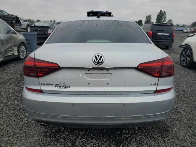 Серый Фольксваген Пассат, объемом двигателя 1.8 л и пробегом 44 тыс. км за 2500 $, фото 5 на Automoto.ua