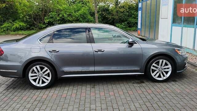 Серый Фольксваген Пассат, объемом двигателя 1.8 л и пробегом 64 тыс. км за 18000 $, фото 7 на Automoto.ua