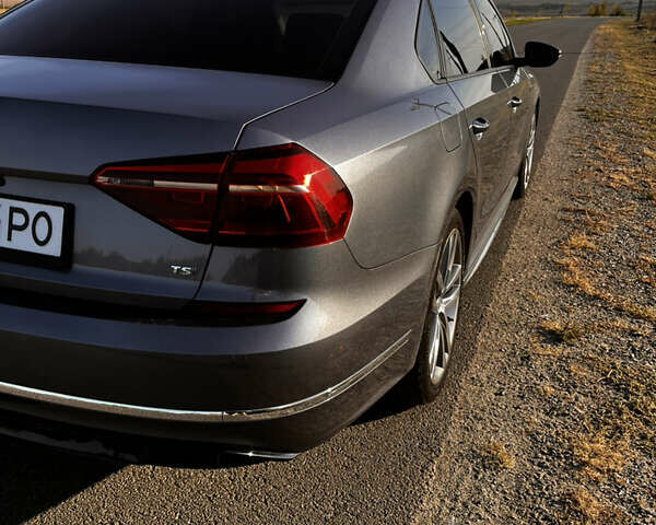 Серый Фольксваген Пассат, объемом двигателя 2 л и пробегом 139 тыс. км за 14500 $, фото 3 на Automoto.ua