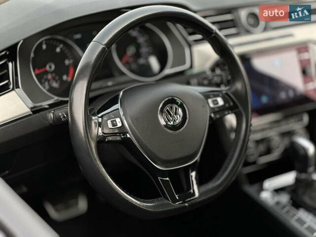 Серый Фольксваген Пассат, объемом двигателя 1.97 л и пробегом 215 тыс. км за 23500 $, фото 19 на Automoto.ua