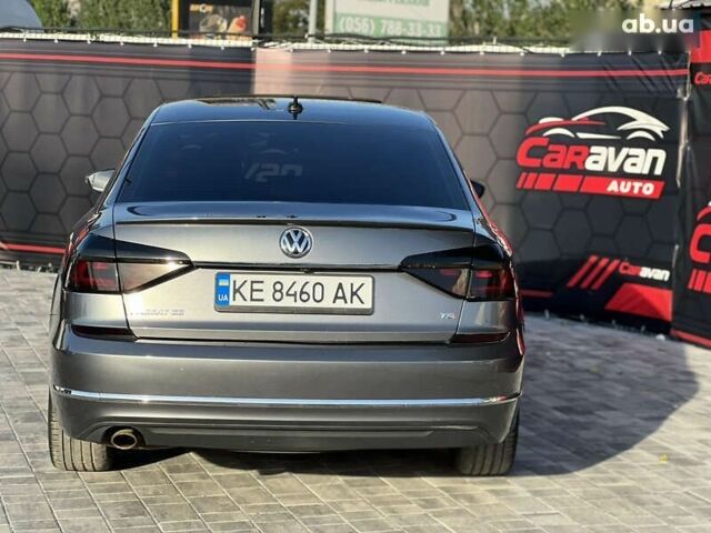 Серый Фольксваген Пассат, объемом двигателя 2 л и пробегом 180 тыс. км за 11999 $, фото 12 на Automoto.ua