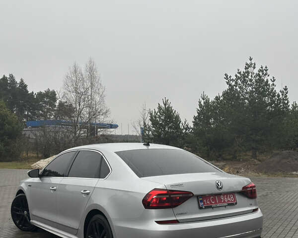 Сірий Фольксваген Пассат, об'ємом двигуна 1.8 л та пробігом 208 тис. км за 11800 $, фото 5 на Automoto.ua