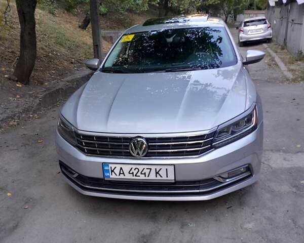 Серый Фольксваген Пассат, объемом двигателя 1.8 л и пробегом 120 тыс. км за 13500 $, фото 1 на Automoto.ua