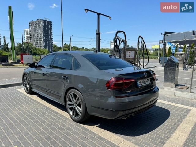 Сірий Фольксваген Пассат, об'ємом двигуна 1.8 л та пробігом 185 тис. км за 13000 $, фото 3 на Automoto.ua