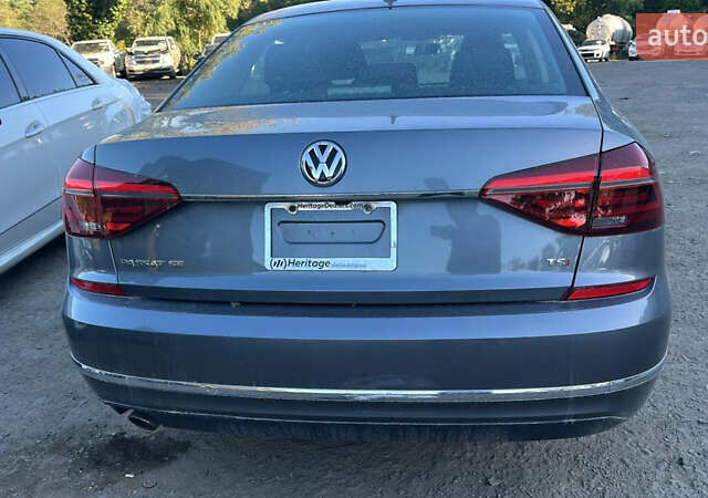 Сірий Фольксваген Пассат, об'ємом двигуна 1.8 л та пробігом 166 тис. км за 12499 $, фото 5 на Automoto.ua